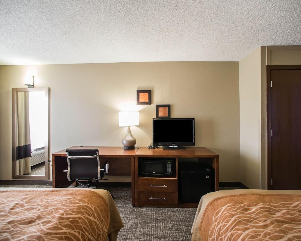 Comfort Inn & Suites St Louis-Hazelwood Exteriér fotografie