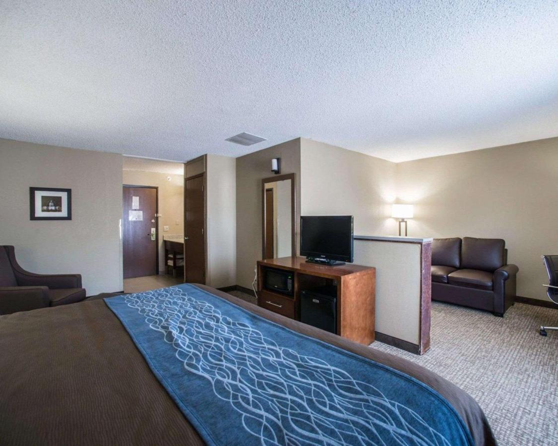 Comfort Inn & Suites St Louis-Hazelwood Exteriér fotografie