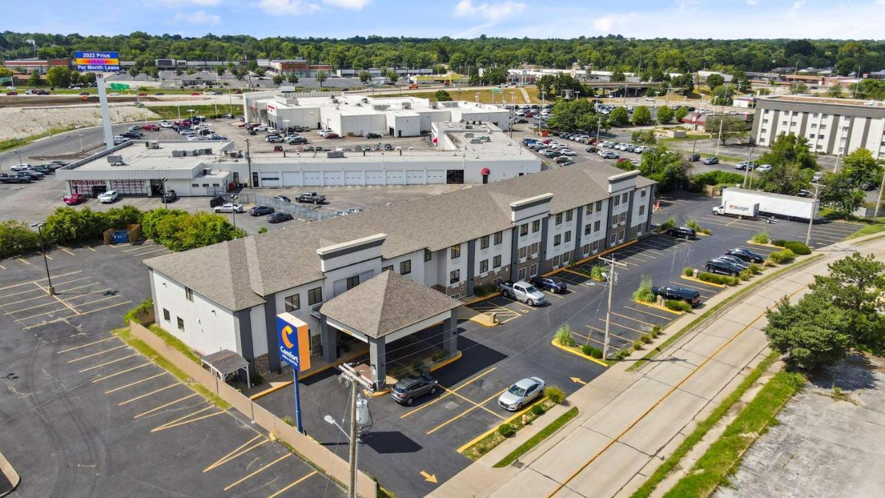 Comfort Inn & Suites St Louis-Hazelwood Exteriér fotografie