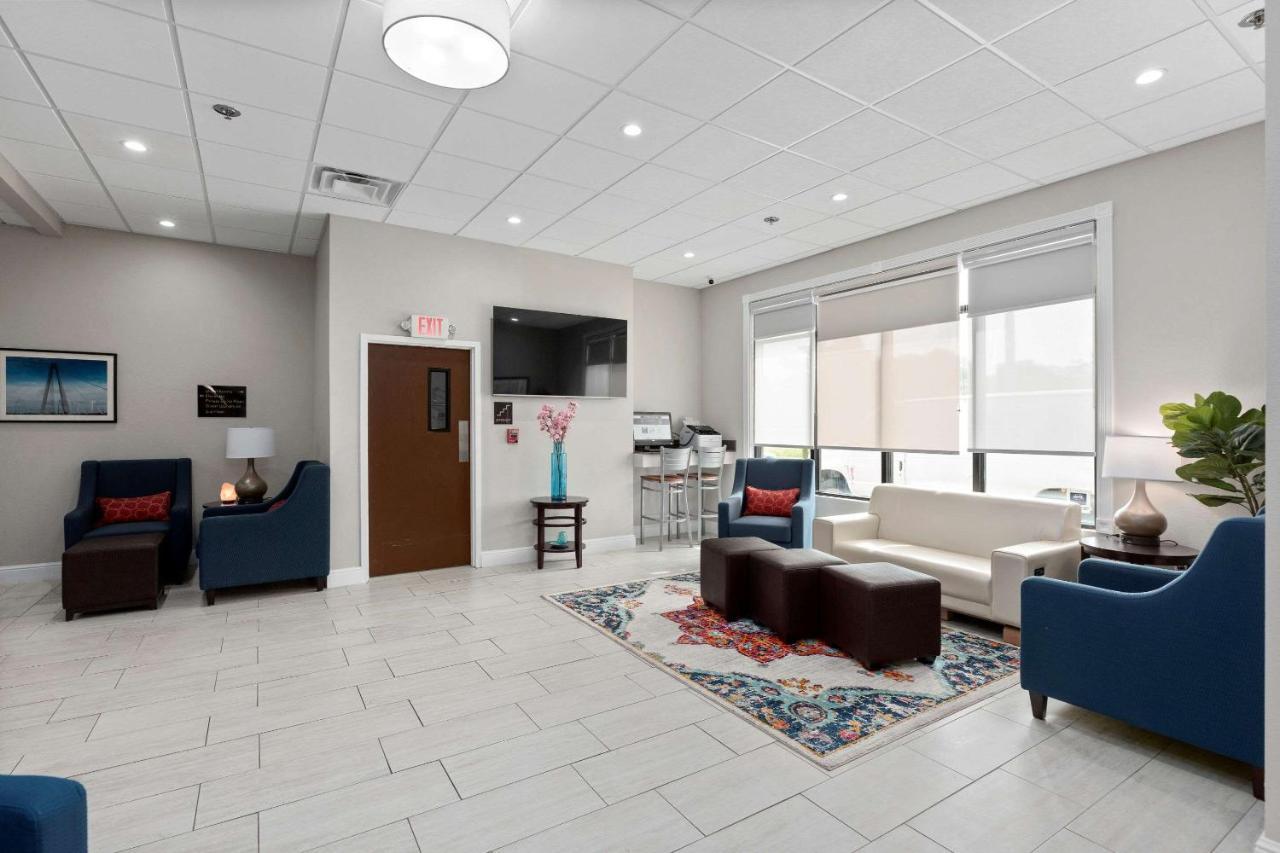 Comfort Inn & Suites St Louis-Hazelwood Exteriér fotografie