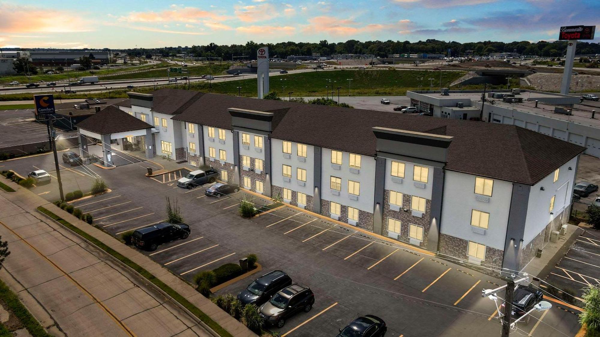 Comfort Inn & Suites St Louis-Hazelwood Exteriér fotografie