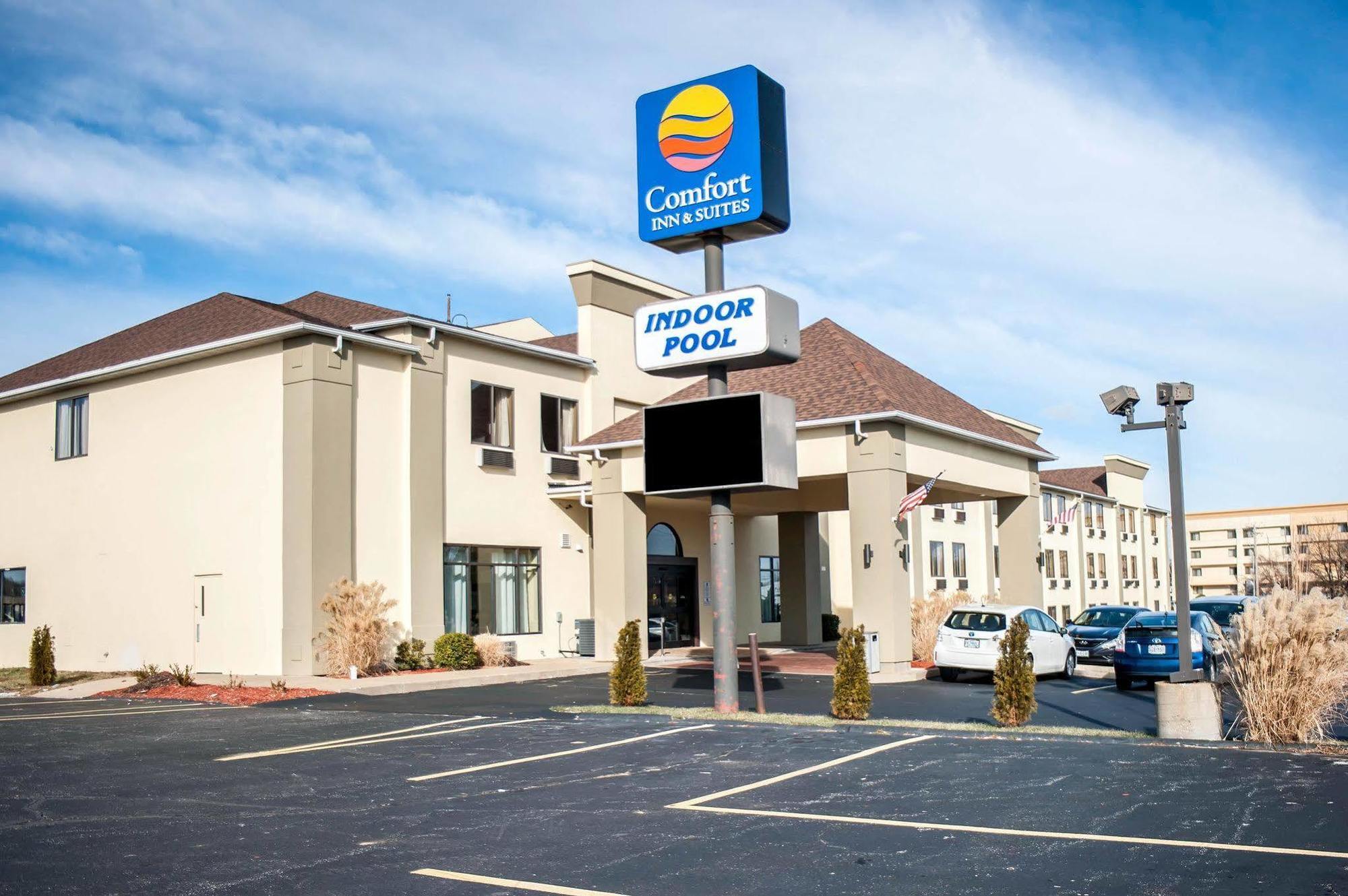 Comfort Inn & Suites St Louis-Hazelwood Exteriér fotografie