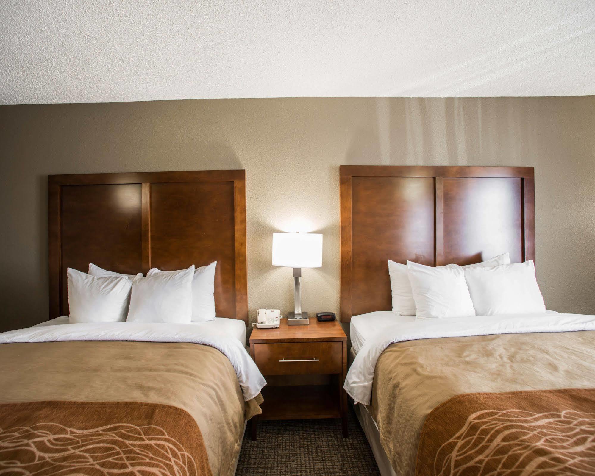 Comfort Inn & Suites St Louis-Hazelwood Exteriér fotografie
