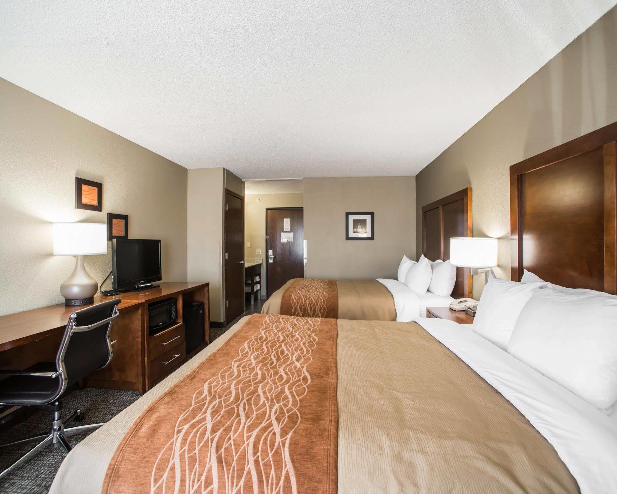 Comfort Inn & Suites St Louis-Hazelwood Exteriér fotografie